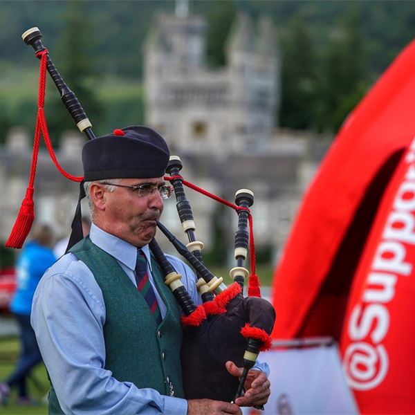 Fundraising & Volunteering  - Balmoral Challenge 2018 - Piper Pete Ianetta volunteering for Walking With The Wounded (Credit: Nick Culley)Ex forces help - Ex army support group