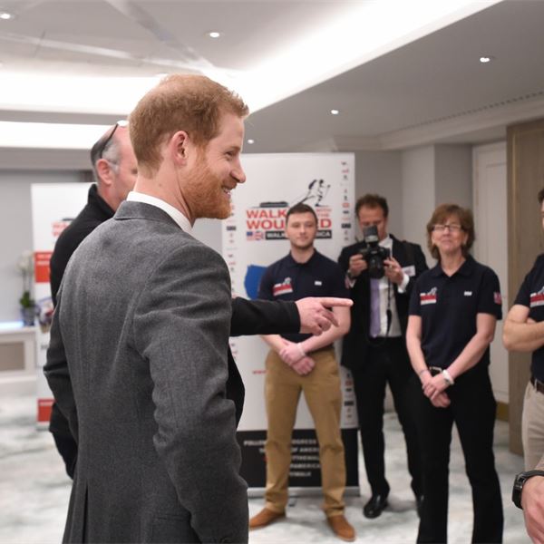 Prince Harry Meeting The Team  - Prince Harry Meeting The Team Army  donations - Forces charity